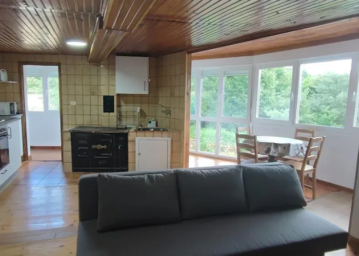 Casa Do Outeiro De Aguil Кастро-Кальделас
